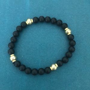 Black and gold bead bracelet
